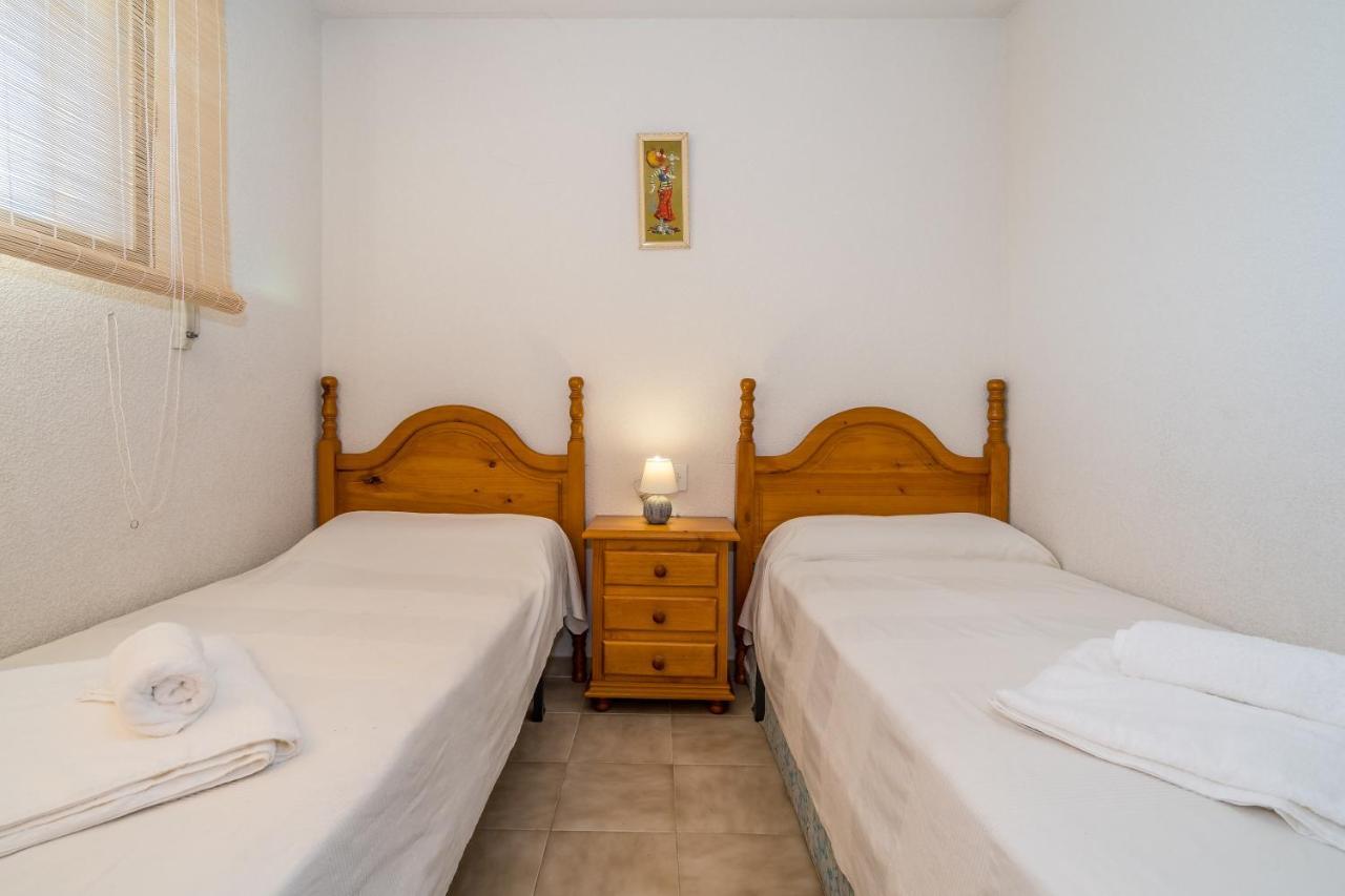 אל קאמפיו Apartamento Roses מראה חיצוני תמונה